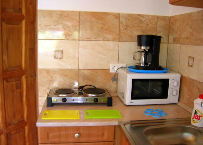 Eleonora Apartment
